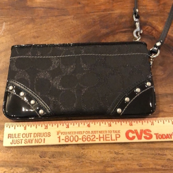 Coach Vintage Black Signature Studded Wristlet - Picture 6 of 7